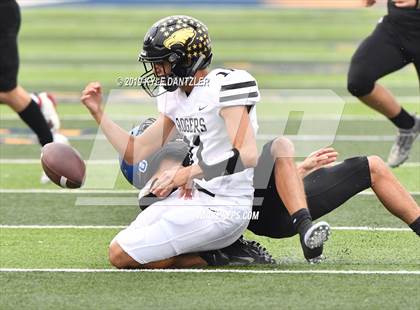 Thumbnail 3 in Rogers vs. Gunter (UIL 3A Division 2 Region 2 Semifinal) photogallery.
