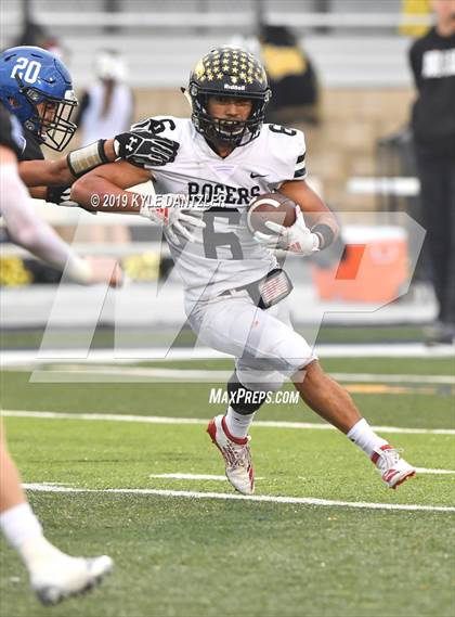 Thumbnail 2 in Rogers vs. Gunter (UIL 3A Division 2 Region 2 Semifinal) photogallery.