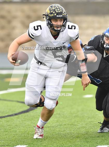 Thumbnail 1 in Rogers vs. Gunter (UIL 3A Division 2 Region 2 Semifinal) photogallery.