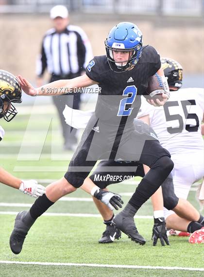 Thumbnail 1 in Rogers vs. Gunter (UIL 3A Division 2 Region 2 Semifinal) photogallery.