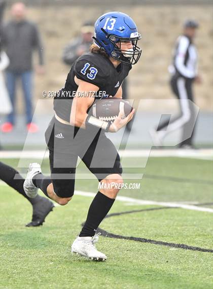 Thumbnail 3 in Rogers vs. Gunter (UIL 3A Division 2 Region 2 Semifinal) photogallery.