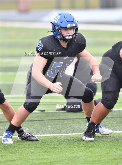 Thumbnail 3 in Rogers vs. Gunter (UIL 3A Division 2 Region 2 Semifinal) photogallery.