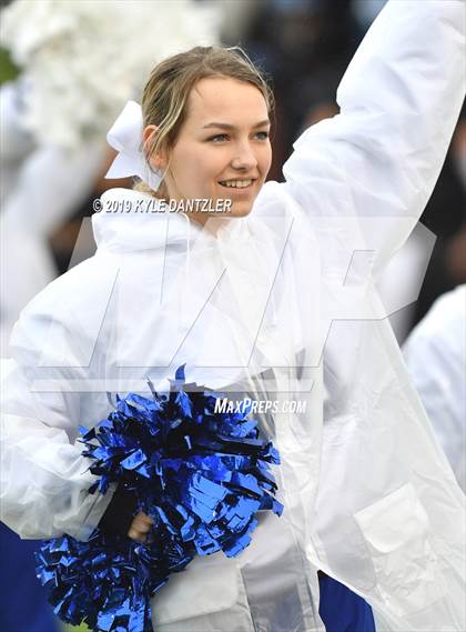 Thumbnail 2 in Rogers vs. Gunter (UIL 3A Division 2 Region 2 Semifinal) photogallery.