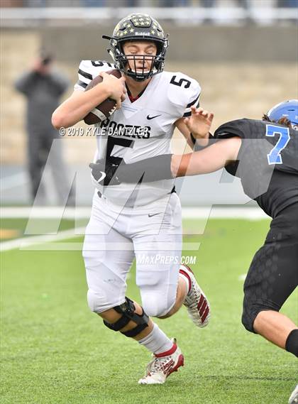 Thumbnail 1 in Rogers vs. Gunter (UIL 3A Division 2 Region 2 Semifinal) photogallery.
