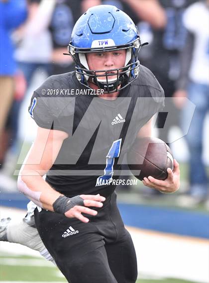 Thumbnail 2 in Rogers vs. Gunter (UIL 3A Division 2 Region 2 Semifinal) photogallery.