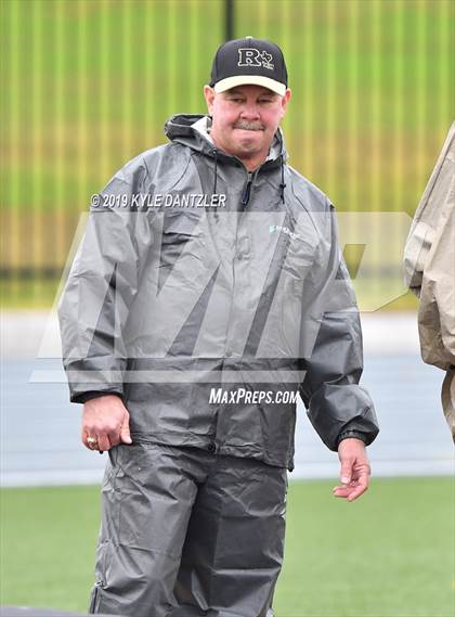 Thumbnail 1 in Rogers vs. Gunter (UIL 3A Division 2 Region 2 Semifinal) photogallery.