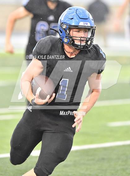 Thumbnail 2 in Rogers vs. Gunter (UIL 3A Division 2 Region 2 Semifinal) photogallery.