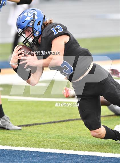 Thumbnail 2 in Rogers vs. Gunter (UIL 3A Division 2 Region 2 Semifinal) photogallery.