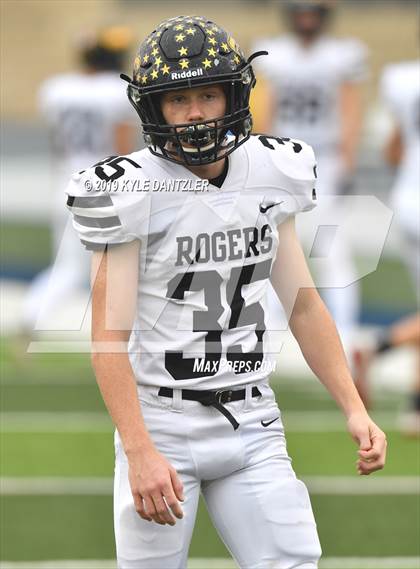 Thumbnail 2 in Rogers vs. Gunter (UIL 3A Division 2 Region 2 Semifinal) photogallery.