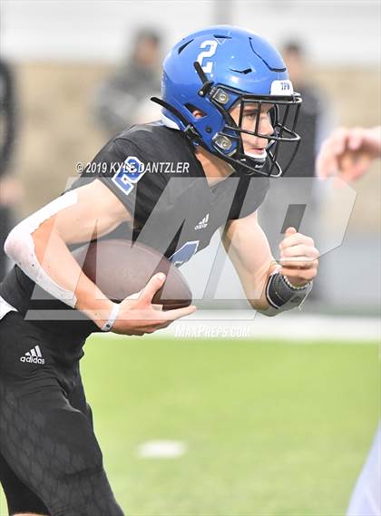 Thumbnail 3 in Rogers vs. Gunter (UIL 3A Division 2 Region 2 Semifinal) photogallery.