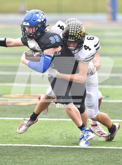 Thumbnail 2 in Rogers vs. Gunter (UIL 3A Division 2 Region 2 Semifinal) photogallery.