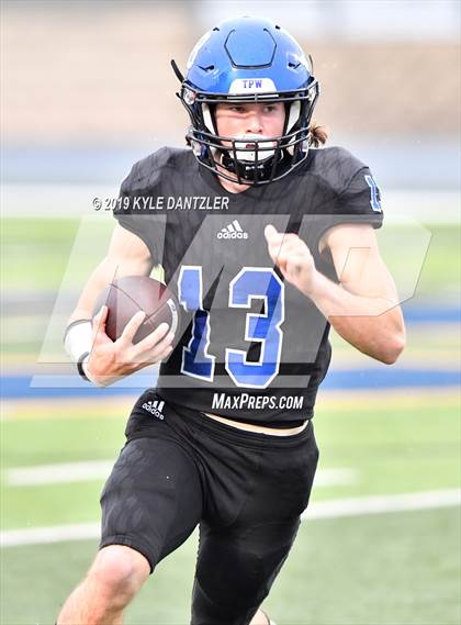 Thumbnail 1 in Rogers vs. Gunter (UIL 3A Division 2 Region 2 Semifinal) photogallery.