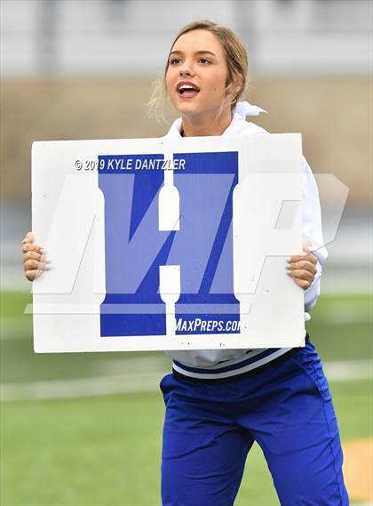 Thumbnail 2 in Rogers vs. Gunter (UIL 3A Division 2 Region 2 Semifinal) photogallery.