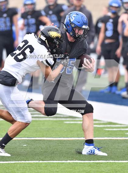 Thumbnail 3 in Rogers vs. Gunter (UIL 3A Division 2 Region 2 Semifinal) photogallery.