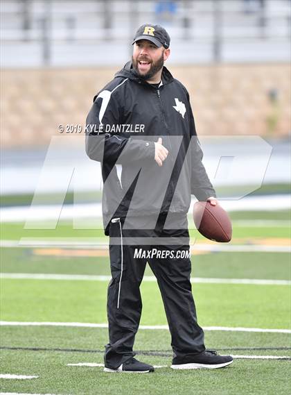 Thumbnail 1 in Rogers vs. Gunter (UIL 3A Division 2 Region 2 Semifinal) photogallery.
