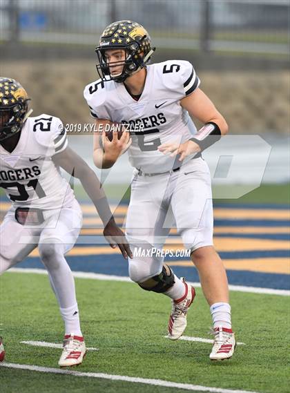 Thumbnail 1 in Rogers vs. Gunter (UIL 3A Division 2 Region 2 Semifinal) photogallery.