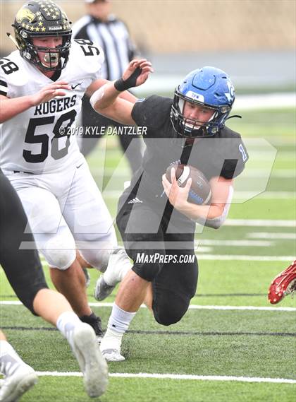 Thumbnail 2 in Rogers vs. Gunter (UIL 3A Division 2 Region 2 Semifinal) photogallery.