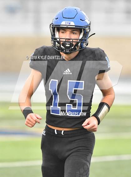 Thumbnail 1 in Rogers vs. Gunter (UIL 3A Division 2 Region 2 Semifinal) photogallery.