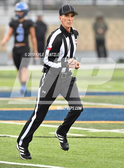 Thumbnail 1 in Rogers vs. Gunter (UIL 3A Division 2 Region 2 Semifinal) photogallery.