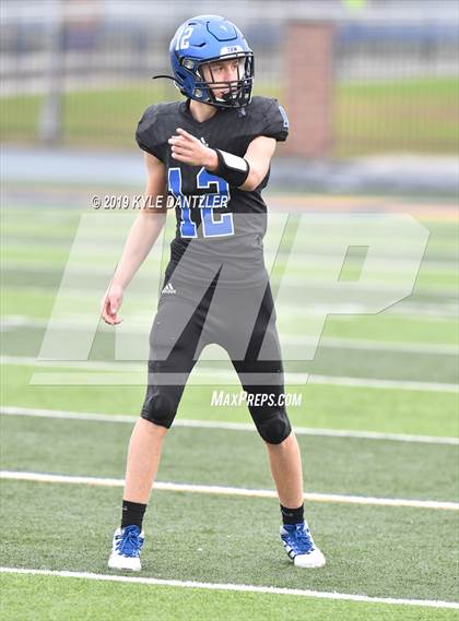 Thumbnail 3 in Rogers vs. Gunter (UIL 3A Division 2 Region 2 Semifinal) photogallery.