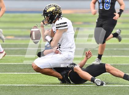 Thumbnail 2 in Rogers vs. Gunter (UIL 3A Division 2 Region 2 Semifinal) photogallery.
