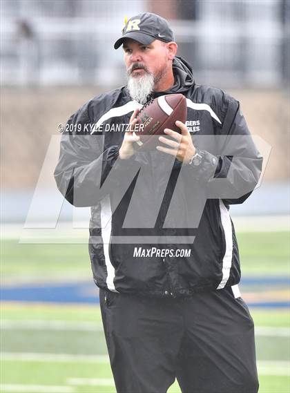 Thumbnail 1 in Rogers vs. Gunter (UIL 3A Division 2 Region 2 Semifinal) photogallery.