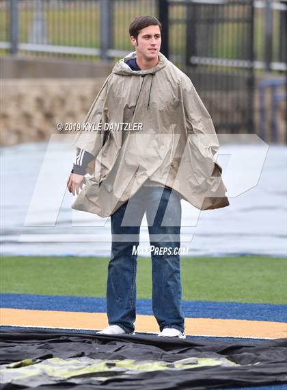 Thumbnail 3 in Rogers vs. Gunter (UIL 3A Division 2 Region 2 Semifinal) photogallery.