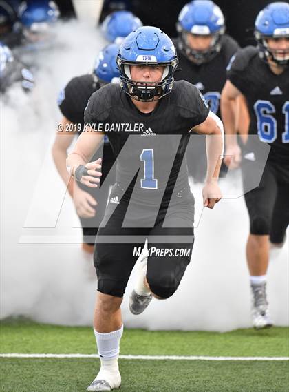 Thumbnail 1 in Rogers vs. Gunter (UIL 3A Division 2 Region 2 Semifinal) photogallery.