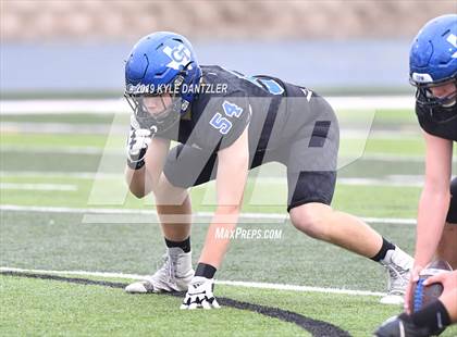 Thumbnail 3 in Rogers vs. Gunter (UIL 3A Division 2 Region 2 Semifinal) photogallery.