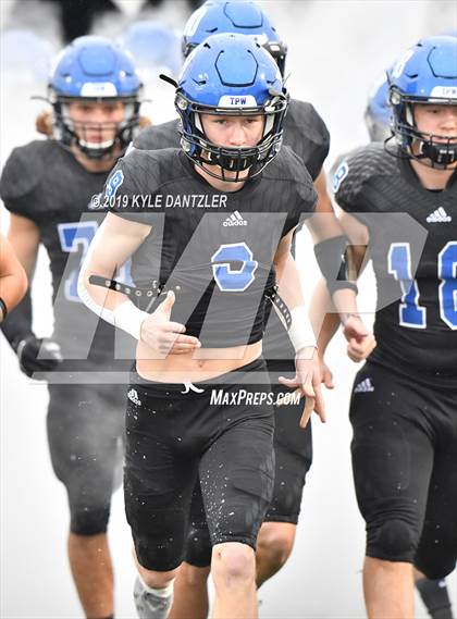 Thumbnail 2 in Rogers vs. Gunter (UIL 3A Division 2 Region 2 Semifinal) photogallery.
