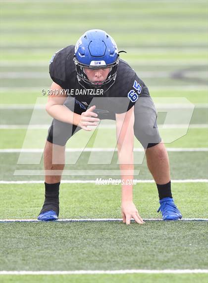 Thumbnail 3 in Rogers vs. Gunter (UIL 3A Division 2 Region 2 Semifinal) photogallery.