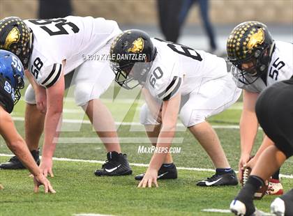 Thumbnail 3 in Rogers vs. Gunter (UIL 3A Division 2 Region 2 Semifinal) photogallery.