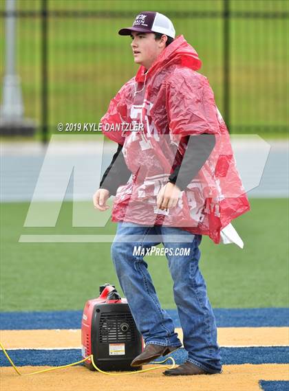 Thumbnail 3 in Rogers vs. Gunter (UIL 3A Division 2 Region 2 Semifinal) photogallery.