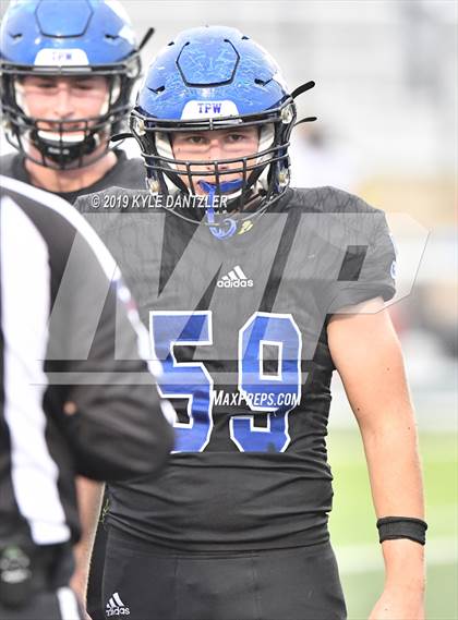 Thumbnail 2 in Rogers vs. Gunter (UIL 3A Division 2 Region 2 Semifinal) photogallery.