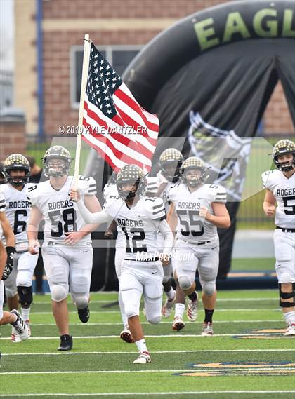 Thumbnail 2 in Rogers vs. Gunter (UIL 3A Division 2 Region 2 Semifinal) photogallery.