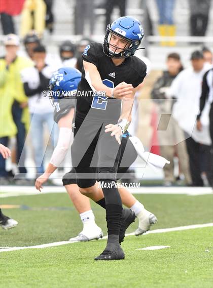 Thumbnail 1 in Rogers vs. Gunter (UIL 3A Division 2 Region 2 Semifinal) photogallery.