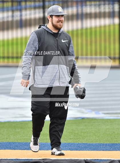 Thumbnail 2 in Rogers vs. Gunter (UIL 3A Division 2 Region 2 Semifinal) photogallery.