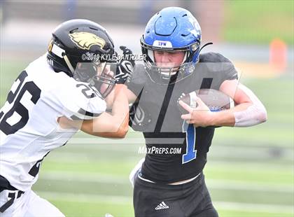 Thumbnail 3 in Rogers vs. Gunter (UIL 3A Division 2 Region 2 Semifinal) photogallery.