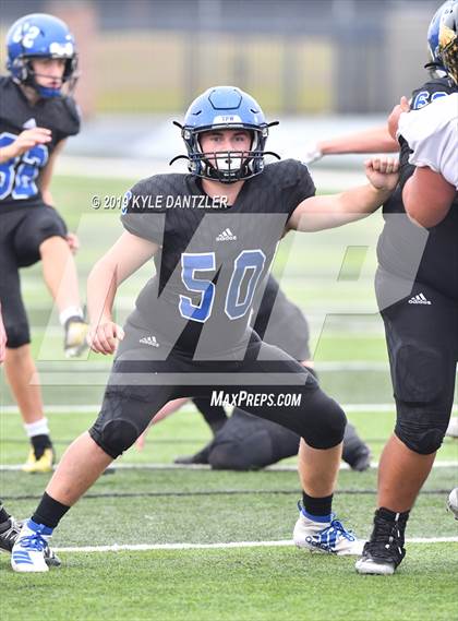 Thumbnail 2 in Rogers vs. Gunter (UIL 3A Division 2 Region 2 Semifinal) photogallery.