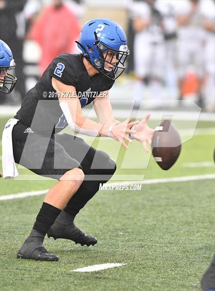 Thumbnail 3 in Rogers vs. Gunter (UIL 3A Division 2 Region 2 Semifinal) photogallery.
