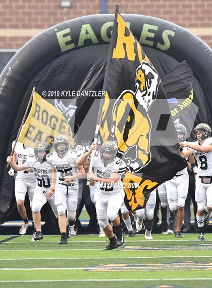 Thumbnail 2 in Rogers vs. Gunter (UIL 3A Division 2 Region 2 Semifinal) photogallery.