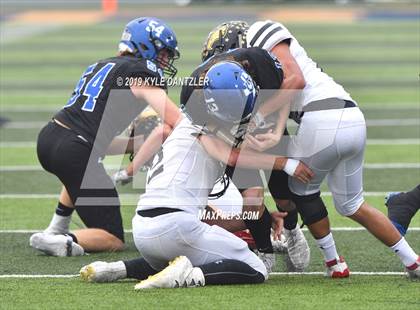 Thumbnail 1 in Rogers vs. Gunter (UIL 3A Division 2 Region 2 Semifinal) photogallery.