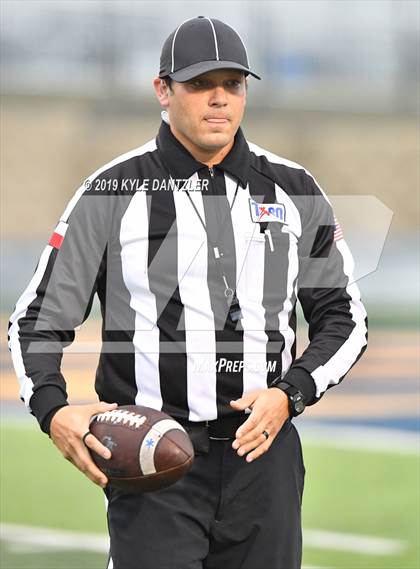 Thumbnail 3 in Rogers vs. Gunter (UIL 3A Division 2 Region 2 Semifinal) photogallery.