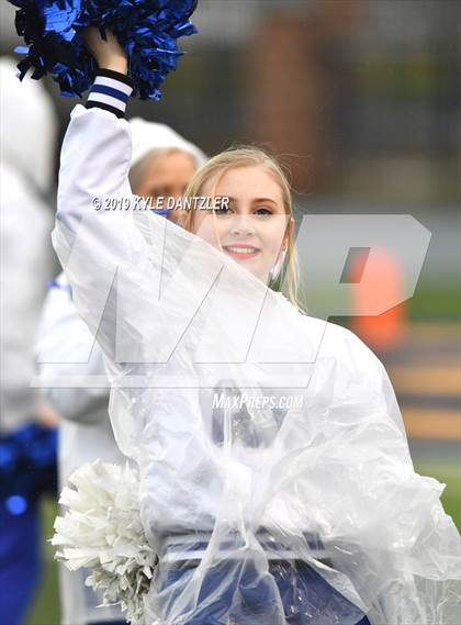 Thumbnail 3 in Rogers vs. Gunter (UIL 3A Division 2 Region 2 Semifinal) photogallery.