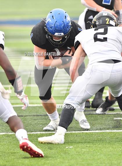 Thumbnail 3 in Rogers vs. Gunter (UIL 3A Division 2 Region 2 Semifinal) photogallery.