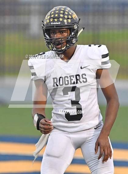 Thumbnail 3 in Rogers vs. Gunter (UIL 3A Division 2 Region 2 Semifinal) photogallery.