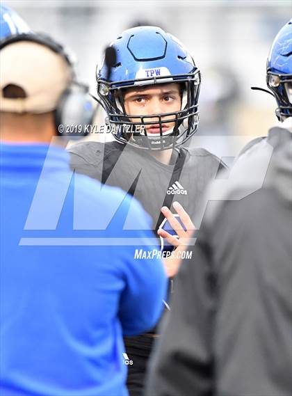 Thumbnail 3 in Rogers vs. Gunter (UIL 3A Division 2 Region 2 Semifinal) photogallery.