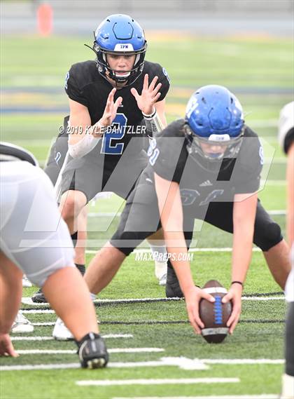Thumbnail 2 in Rogers vs. Gunter (UIL 3A Division 2 Region 2 Semifinal) photogallery.