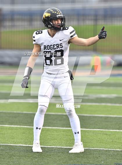 Thumbnail 3 in Rogers vs. Gunter (UIL 3A Division 2 Region 2 Semifinal) photogallery.