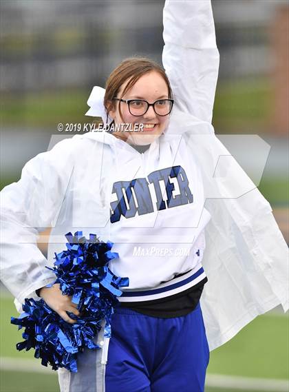 Thumbnail 3 in Rogers vs. Gunter (UIL 3A Division 2 Region 2 Semifinal) photogallery.